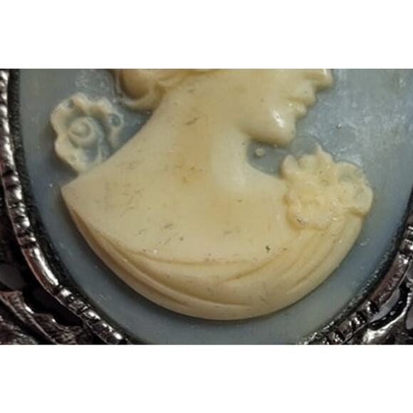 Vtg Cameo Brooch Pin Pendant Blue Silvertone Ornate Frame Victorian Inspired - Picture 6 of 7
